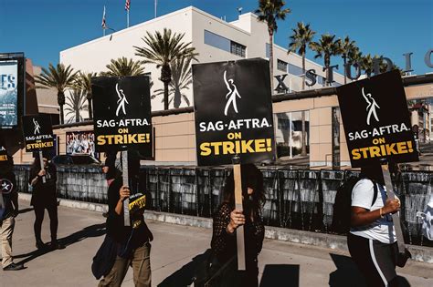 Sag Aftra Agrees To A New Deal With Networks Ending The Day Strike