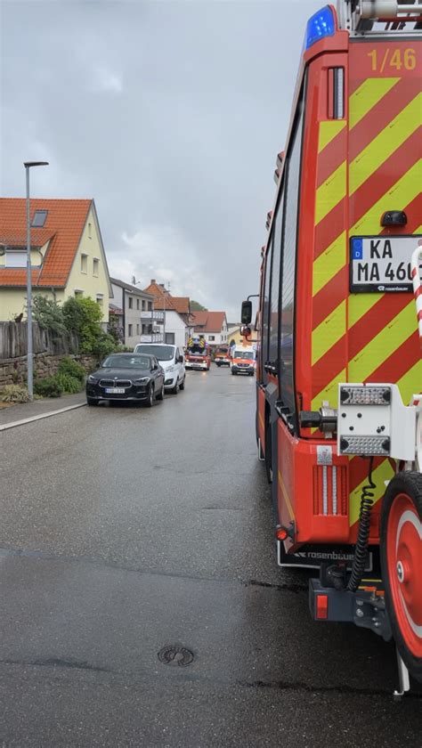 Personenrettung Mit Drehleiter Feuerwehr Malsch Retten L Schen