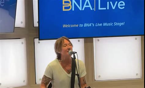 Keith Urban Performs Surprise Concert At Nashville Airport WATCH