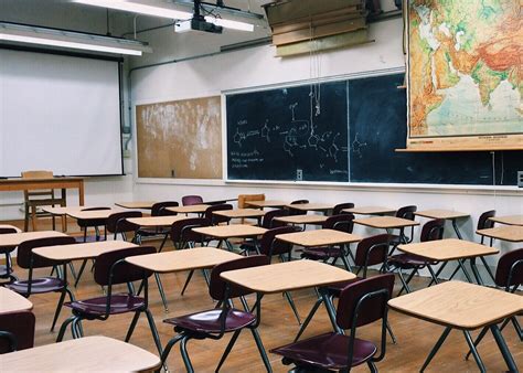 7 Unwritten Classroom Etiquette Rules To Survive College