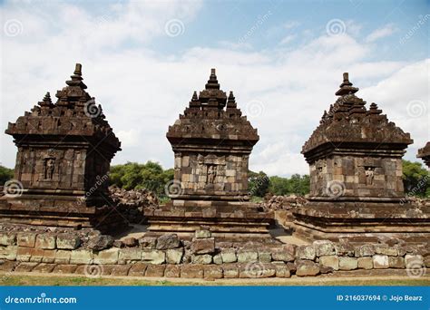 Stupas En El Templo Borobudur Central Java Indonesia Foto De Archivo