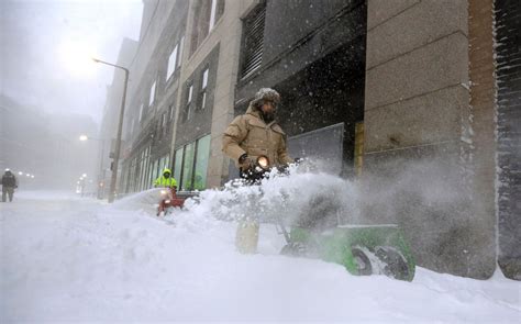 Massive Snowstorm Slams The Northeast Photos Image 7 Abc News