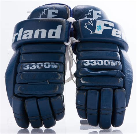 GAME-WORN GLOVES FROM NO. 20 - Florida Panthers Virtual Vault