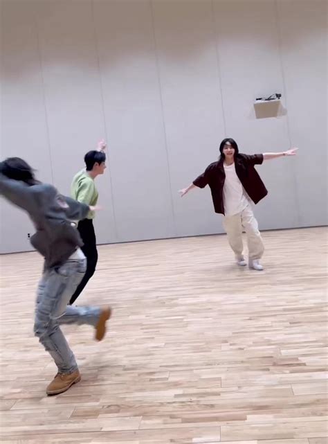 On Twitter Like A Kiddddd Jeonghan Running In Tiny With