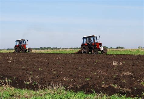 Tracteurs Sur Le Terrain Cultiver Photo Gratuite Sur Pixabay Pixabay