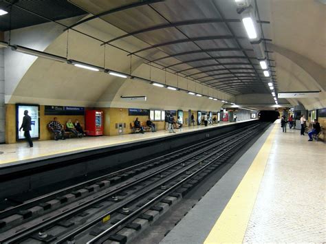 Linha Azul Do Metro De Lisboa Reabre Esta Segunda Feira