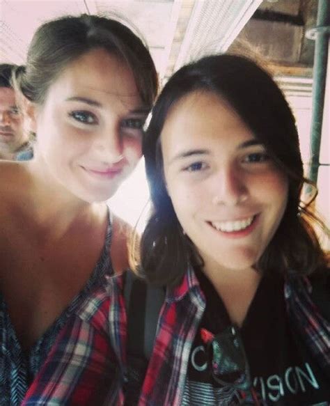 Shailene Woodley With A Fan Nude Porn Photo Nudepicshd
