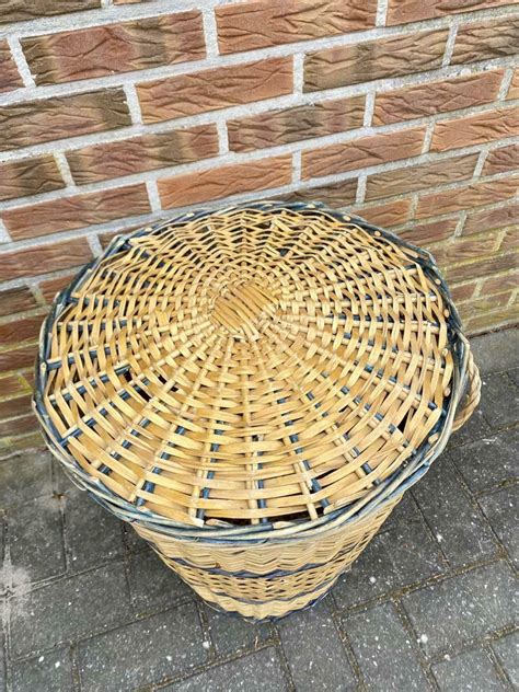 Bekijk Vintage Rotan Rieten Wasmand Op Reliving