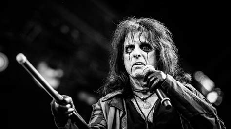 Alice Cooper Announces Too Close For Comfort Us Tour Dates