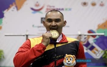 BERNAMA Para Sukma Powerlifter Mohamad Fuad Marks Debut With Gold