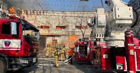 부산 녹산공단 공장 화재 13시간 만에 진화 37억 피해