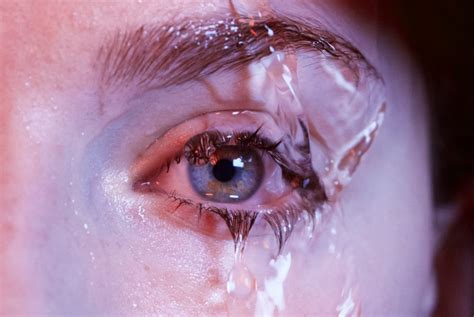 3 Easy Tricks to Make Your Eyelashes Stay Curled