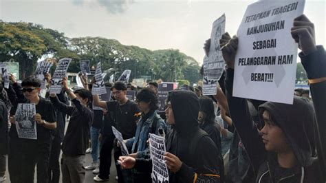 Foto Mahasiswa Beri Ultimatum Agar Tragedi Kanjuruhan Ditetapkan