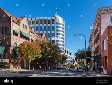 E Main Street In Downtown Richmond Virginia Usa Stock Photo Alamy