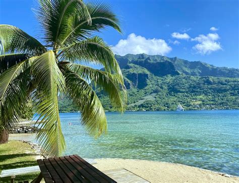 Moorea Island Guide – 12 Best Things to do on Moorea, Top Resorts and More!