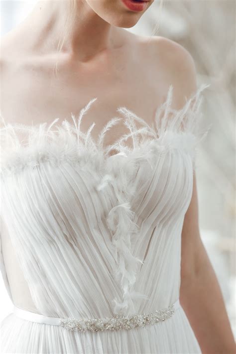 35 Ostrich Feather Wedding Dresses For The Couture Bride ⋆ Ruffled