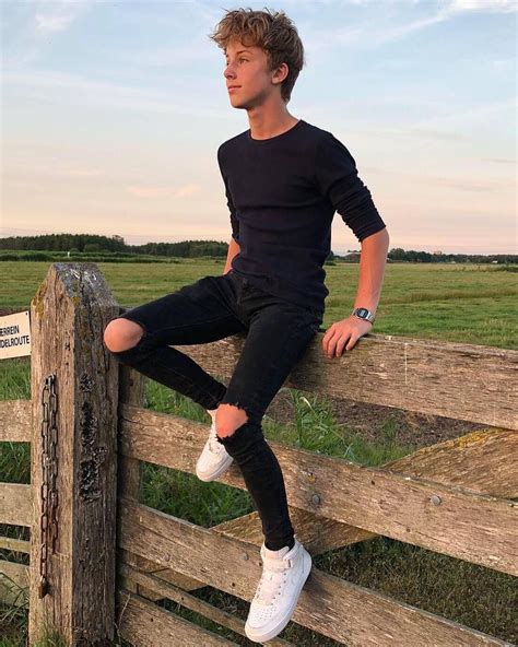 Pin By Eya Ferchichi On Gostei In 2021 Super Skinny Jeans Men Skinny Jeans Boys Skinny Jeans Men