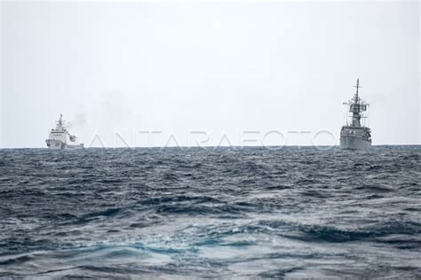 Kapal Coast Guard China Di Zee Indonesia Antara Foto