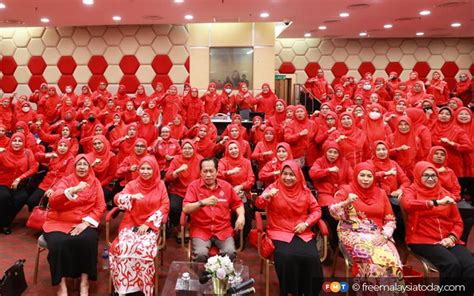 Lebih 110 Ketua Wanita Umno Sokong Zahid Terus Terajui Parti FMT