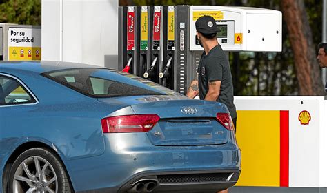 Los Precios De Los Carburantes Suben Y Rompen Con La Tendencia A La