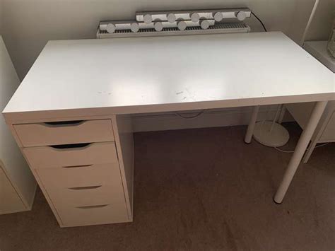 FreelyWheely: IKEA White desk with drawers