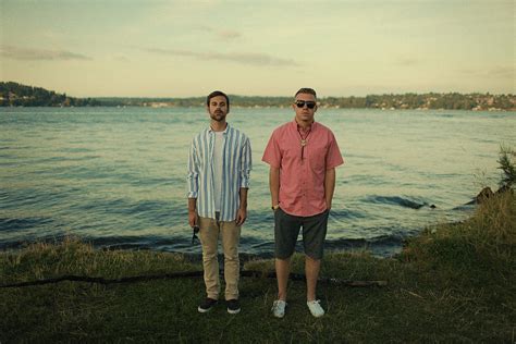 Video: Macklemore & Ryan Lewis ft. Ray Dalton - Can't Hold Us