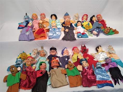 Walt disney - beautiful unique old & new hand puppets (36) - Catawiki