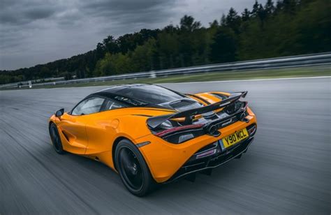 2020 McLaren 720S vs 2020 McLaren GT