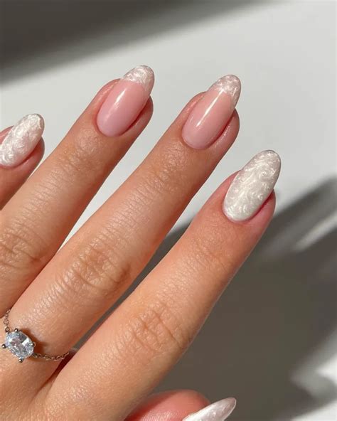 Pearl Winter Nails So Tragen Wir Den Minimalistischen Nageltrend