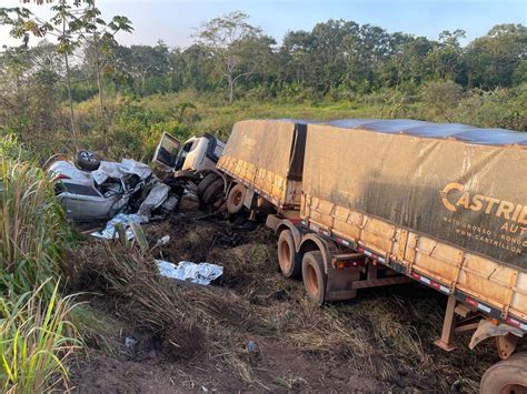 Carreta E Caminhonete Batem De Frente E Duas Pessoas Morrem Na Br 364