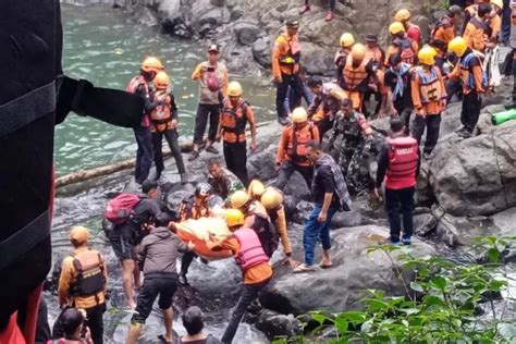 Viral Di Media Sosial Dua Pelajar Tewas Tenggelam Di Air Terjun Maros