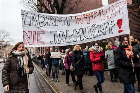 Protest Pracownik W S D W Wstyd Si Przyzna Gdzie Pracujemy