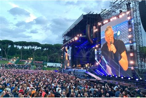 Bruce Springsteen A Roma Pioggia Non Spaventa Il Popolo Del Boss Al