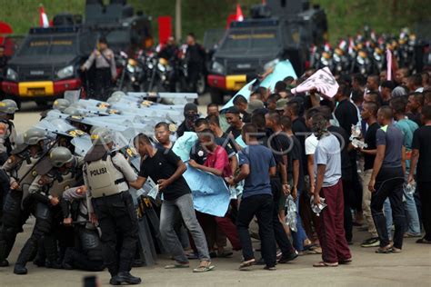 Simulasi Pengamanan Pemilu 2024 ANTARA Foto