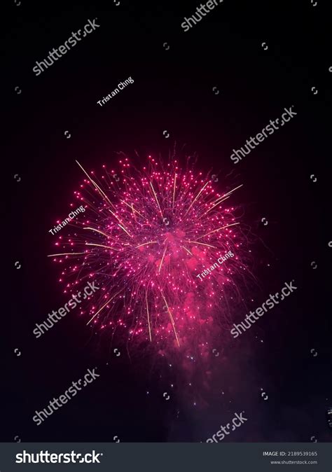 Singapore National Day Parade Fireworks Stock Photo 2189539165 ...