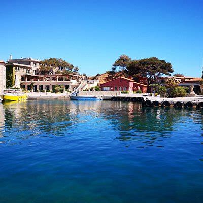 le grand large bandol ile de bendor restaurant avis numero de