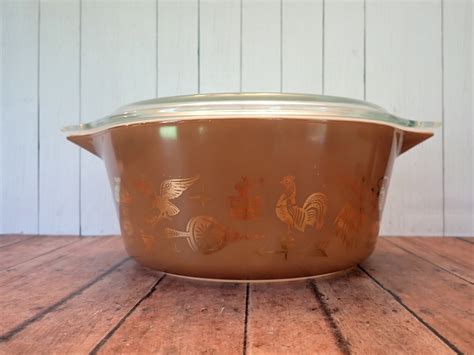 Vintage Pyrex Early American Round Casserole 475 Round Casserole With Lid Brown With Gold