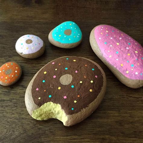 24 Painted Rocks That Look Good Enough To Eat I Love Painted Rocks