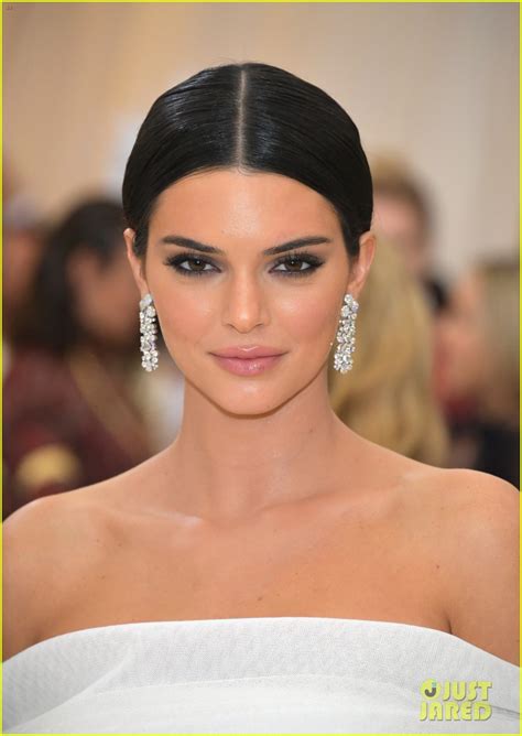 Kendall Jenner Wears the Pants on Met Gala 2018 Red Carpet!: Photo 4078655 | 2018 Met Gala ...