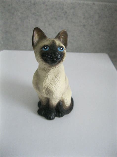 Vintage Lefton Siamese Cat Figurine Hand Painted Big Blue Eyes