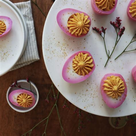 Roze Gevulde Eieren Maken Met Bietjes Made From Scratch