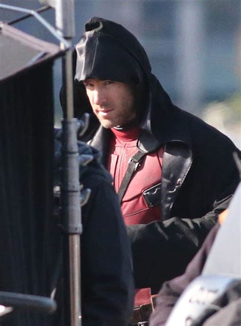 First photos of Ryan Reynolds on set of Deadpool