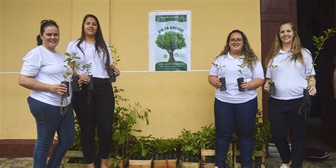 Secretaria De Meio Ambiente De Marechal Floriano Distribui Mudas De