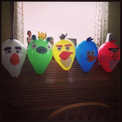 Diy Angry Bird Balloon Decorations All You Need Are Balloons