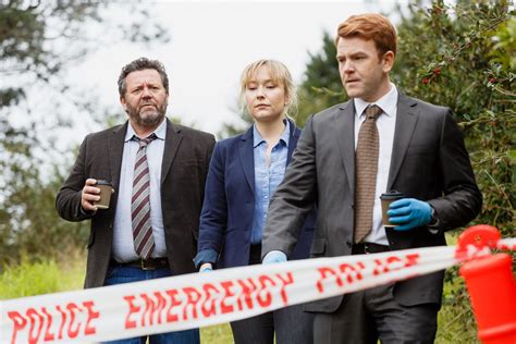 Brokenwood Mord In Neuseeland Bild Fern Sutherland Neill Rea Nic