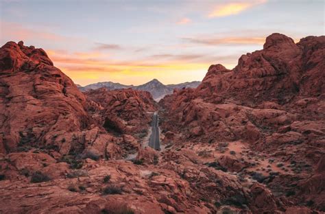 Top 3 Hiking Trails Near Las Vegas, NV - Aimless Travels