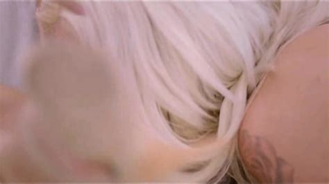 Elsa Jean And Emily Willis Have Anal Fun With The Dildo