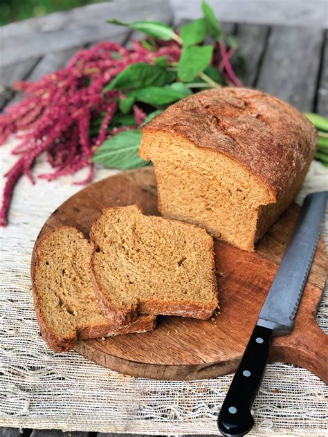 Anadama Bread (Cornmeal/Molasses Bread) Recipe - Jolly Tomato