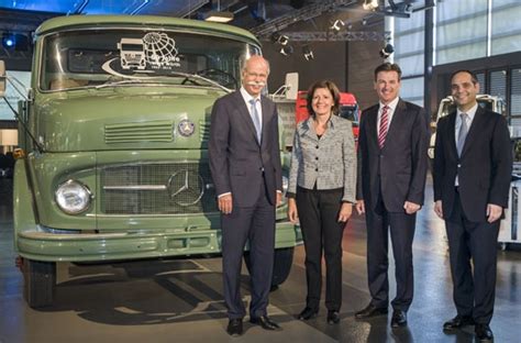 La planta de Mercedes Benz en Wörth celebra 50 años fabricando camiones