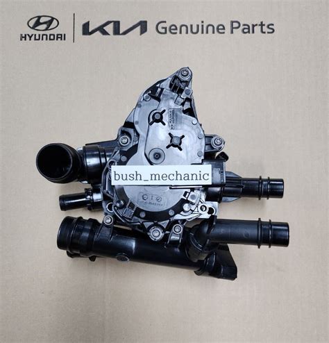 GENUINE OEM Hyundai Kia Integrated Thermostat Housing Module 256002S000